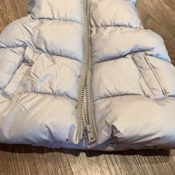 Old Navy- Gray puffer vest- size 18-24m - Picture 3 of 4
